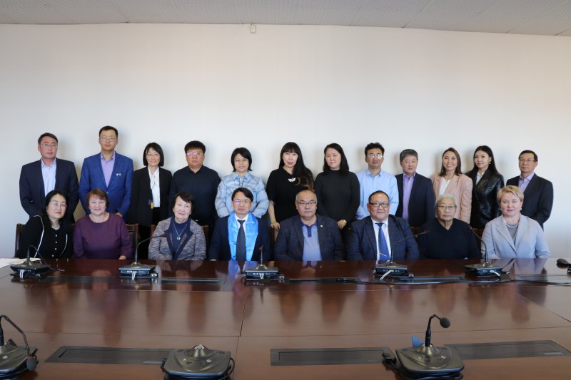 ИМБТ СО РАН посетила делегация Академии общественных наук Автономного района Внутренняя Монголия КНР (АОН АРВМ КНР)